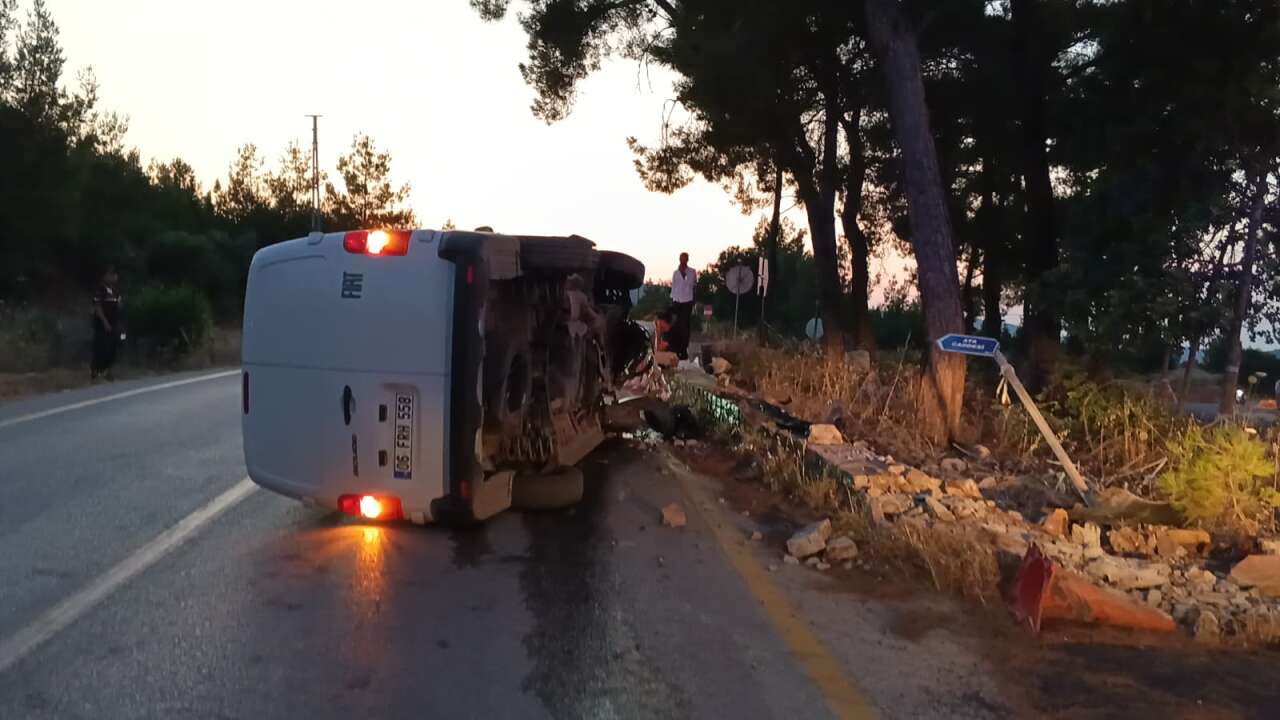 Muğla'da Kontrolden Çıkan Ticari Araç Duvara Çarptı: Alkollü Sürücü Gözaltına Alındı 2